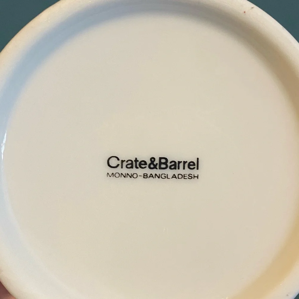 Set of 4 CRATE&BARREL Christmas Tree 12oz Coffee Mugs Cups Red Green White